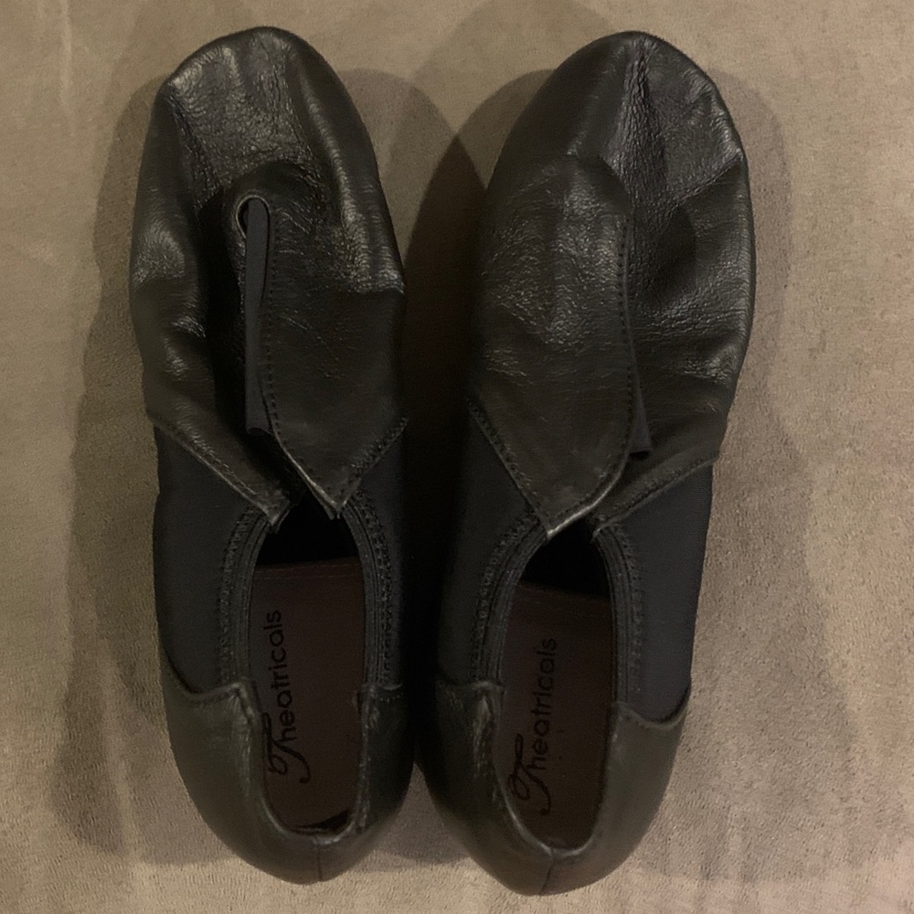 Theatrical jazz shoes size 6 worn once
